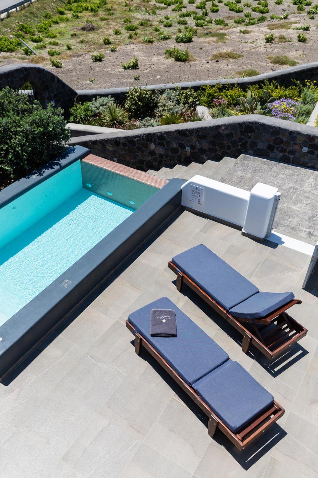 Soil Of Sun Luxury Villas Мегалохори Екстериор снимка