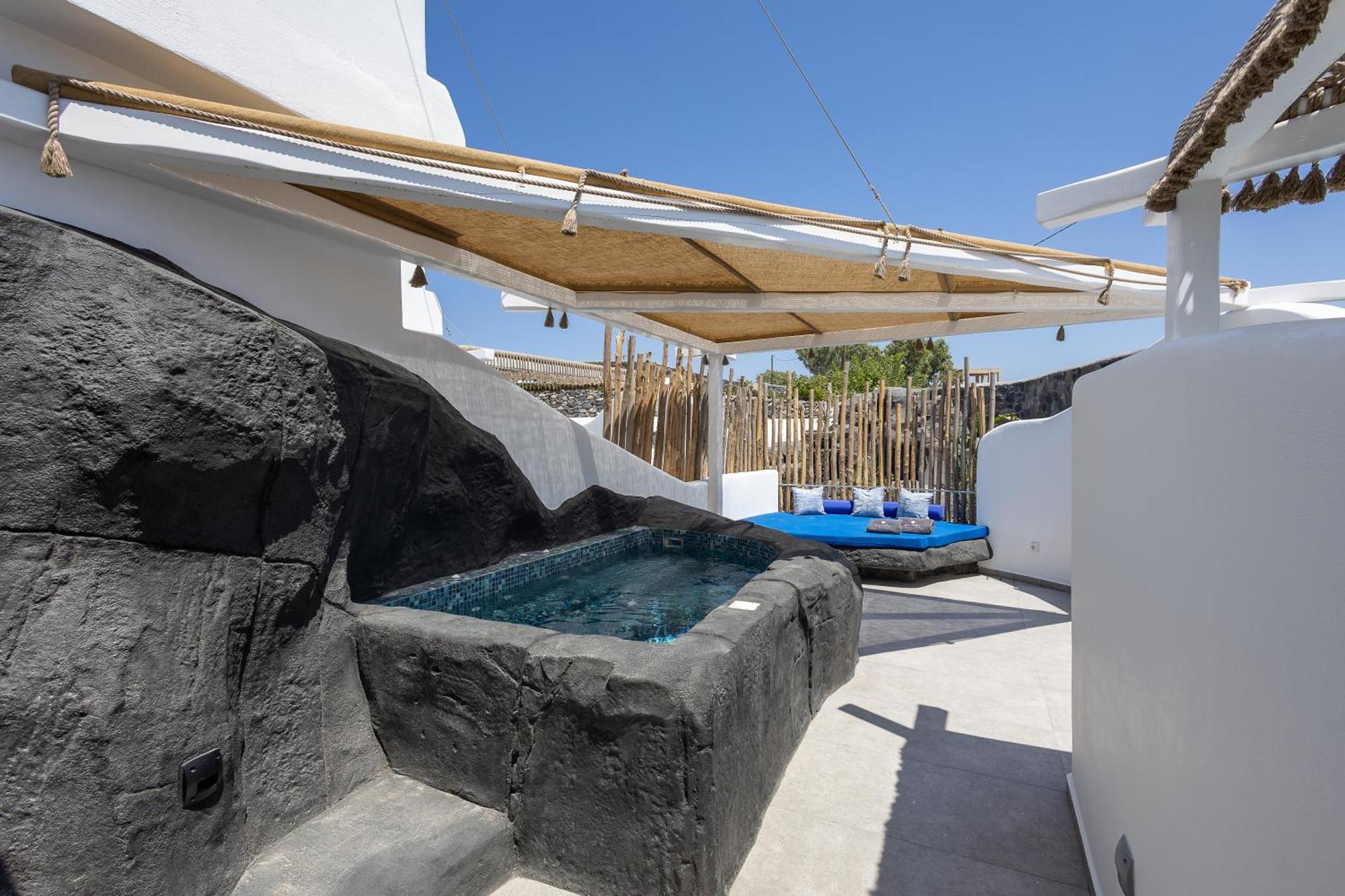 Soil Of Sun Luxury Villas Мегалохори Екстериор снимка